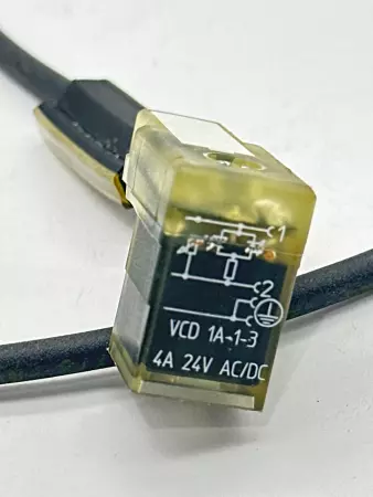 Lumberg VCD 1A-1-3 Solenoid Valve Connector Cable, 3-Pin 2 Meter 