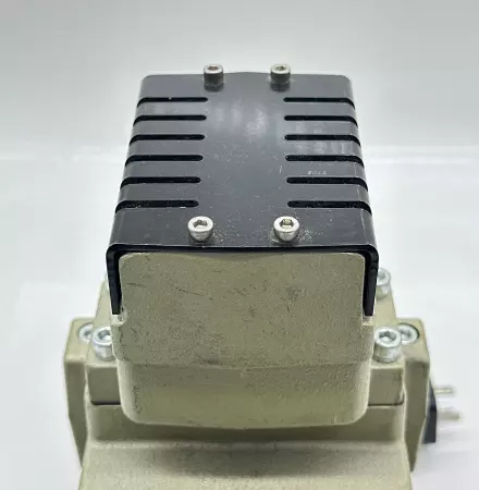 Ross DM2DDA55A21 Double Solenoid Valve and Base Assembly 