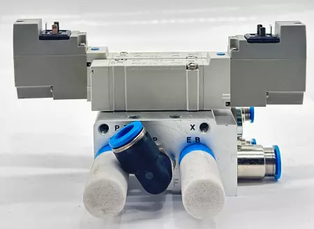 SMC SY5140-5DZ-02F Dual Solenoid Valve and Manifold Assembly 