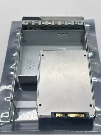 Dell EMC HFS960G3H2X069N Solid State Drive 