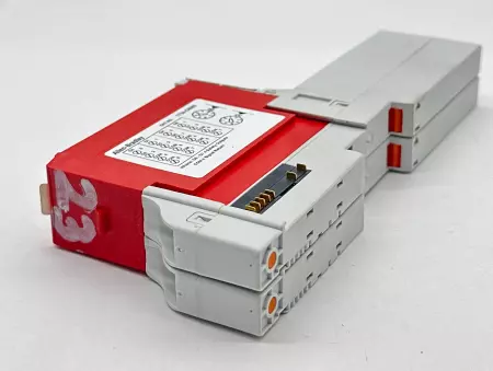 Allen-Bradley 1734-OB8S SER.B I/O Module W/1734-TOP3S Terminal Base 
