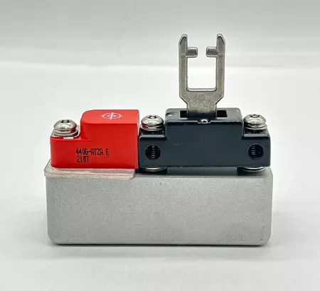 Allen-Bradley 440G-ATZA E Guard Locking Actuator 