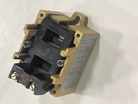 Allen Bradley 700-P400A1 SER.B AC Relay 