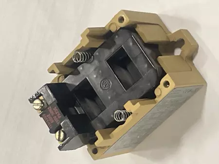 Allen Bradley 700-P400A1 SER.B AC Relay 
