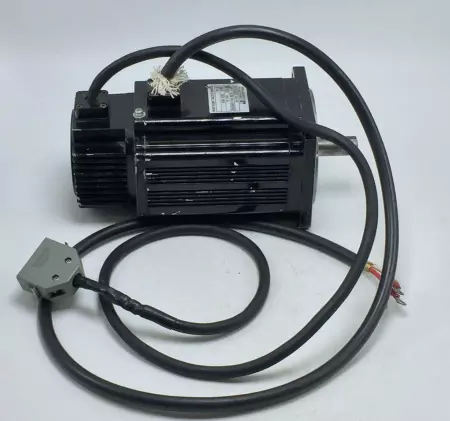 Reliance Electric 5RM2400 Servo Motor, 0.5HP 400W 