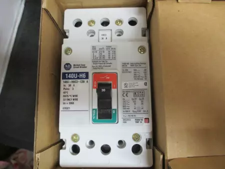 Allen-Bradley 140U-H6C3-C30 Circuit Breaker, 3-Pole 600VAC/250VDC 30 Amp 