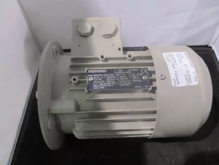  Siemens 1LA7070-4AB61 AC Motor 0.29Kw 