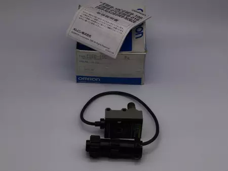 NEW Omron E8EB-10C Pressure Sensor 24VDC 