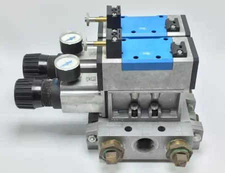 Festo MFH-5/2-D-3-C-LR-ZP-P-D-3 Solenoid 2-Valve Assy W/Manifold & Regulator 