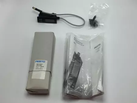 FESTO SDE3-V1D-B-FQ4-2P-M8 540198 PRESSURE/VACUUM SENSOR 24VDC 