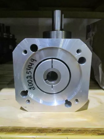 Alpha SK 100S-MF1-5-1H1 Right Angle Gear Box, Ratio 5:1 