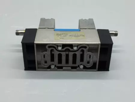  FESTO MFH-5/3E-D-1-C SOLENOID VALVE W/MANUAL OVERRIDE 3-10 BAR 150983 TESTED 