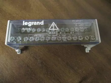  Legrand 048 82 Distribution Block 