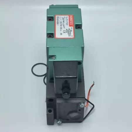 Numatics 554BA42AKT Solenoid Valve W/Manifold Base 