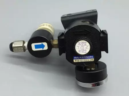 WILKERSON PNEUMATIC P15-02-000A PNEUMATIC REGULATOR WITH FILTER AND GAUGE 300PSIG 