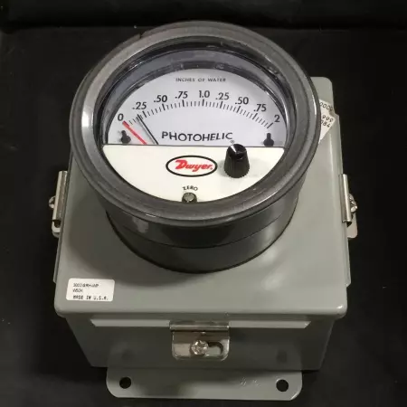 Dwyer 3002-SRH-WP Photohelic® Pressure Switch/Gage 