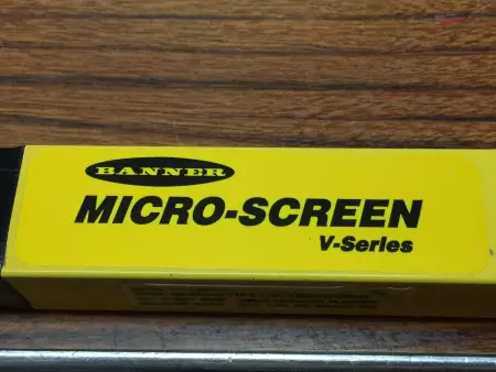 Banner USE4012Y Micro Screen Light Curtain Emitter 40