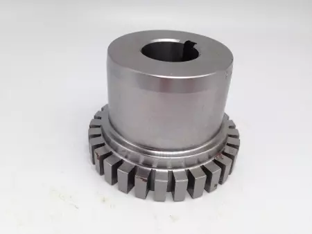 NEW  704597 Coupling Hub e 