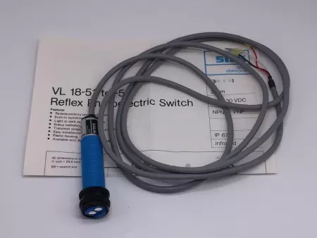 SICK VL18-51 REFLEX PHOTOELECTRIC SWITCH 10-30VDC, 2.6M CABLE PN# 1004421 