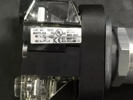 ALLEN BRADLEY 800TC-QBH24G A B PUSHBUTTON GREEN LENS 24VAC/DC 