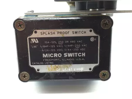Worcester Controls A34WW1R4 Pneumatic Valve Actuator W/Valve & Switch 