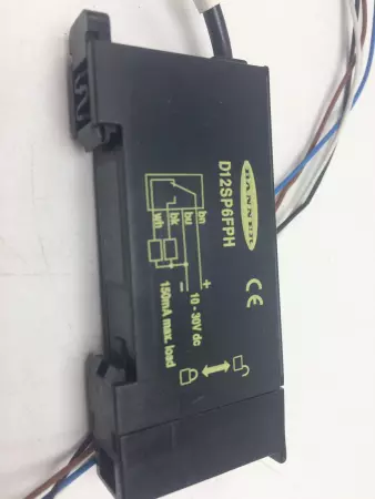 Banner D12SP6FPH Fiber Optic Sensor 10-30VDC 