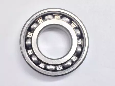 NEW SKF 6205-ZJEM Radial Deep Groove Ball Bearing 25mm Bore 