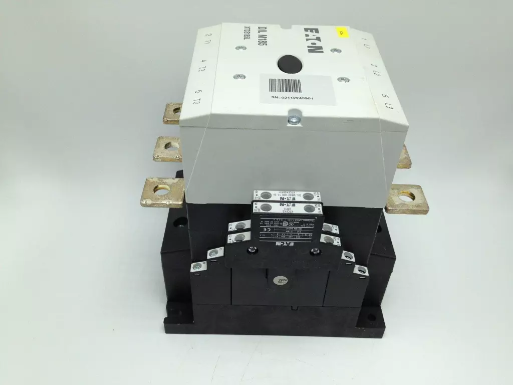 Eaton DIL M185-XTCE185L Contactor 600V 225Amp 110/150VDC Coil 