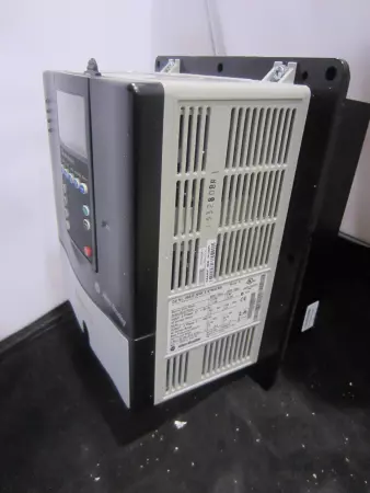 Allen Bradley 20A-D-3P4F-2-AYNACNN SER.A Power Flex 70 AC Drive, 1.5kW/2HP 