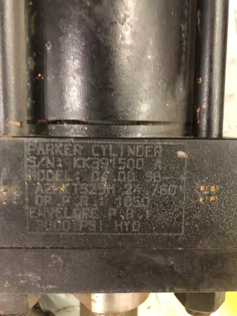 Parker 04.00 SBA2HKTS23M 24.760 Hydraulic Cylinder, 4