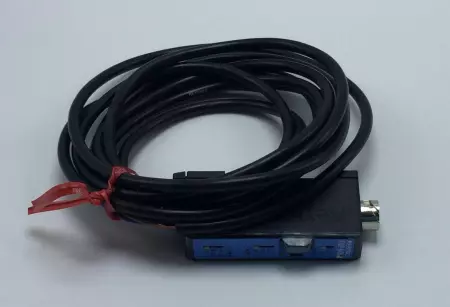 KEYENCE CORP FS2-60P FIBER PHOTOELECTRIC SENSOR 12-24VDC 