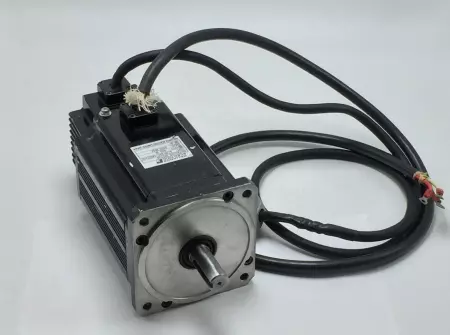 Reliance Electric 5RM2400 Servo Motor, 0.5HP 400W 