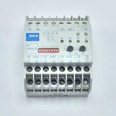   6009654 EN2 SERIES SWITCHING AMPLIFIER 10-30VDC TESTED 