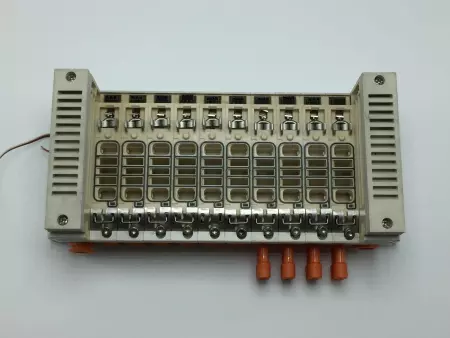  SMC VV5Q21-10 MANIFOLD VALVE PLUG-IN 10 STATION (EXCELLENT) 