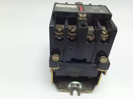 ALLEN BRADLEY INDUSTRIAL RELAY, SERIES C, 10 AMP, 4 POLE, P/N 700-N400A1-SC