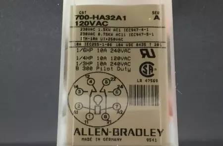  Allen-Bradley 700-HA32A1 Tube Base Relay 120V/10Amp 