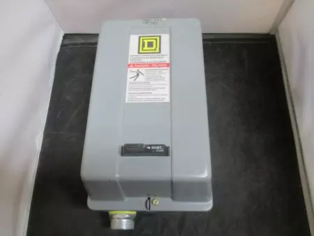 Square D DPSG13V06 Panel Enclosure W/3-Pole Motor Starter 600V 20Amps 