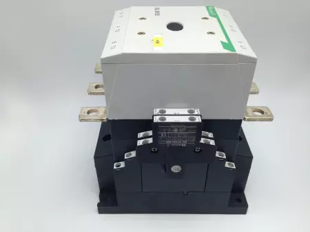 Moeller DILM185A Contactor 200-575V 50-150HP W/DIL M 820-XHI Auxiliary Contacts 