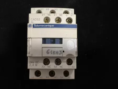  Telemecanique CAD32BL Control Relay 