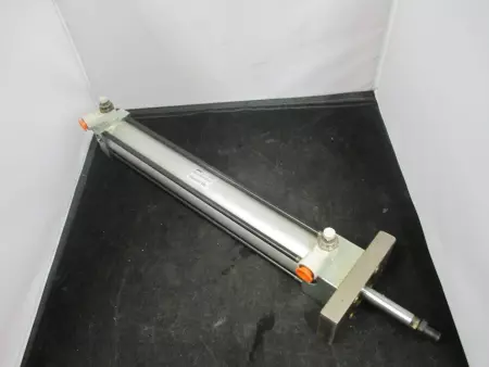  Phd AVR 1 3/8 X 4-D-M Pneumatic Cylinder 1-3/8