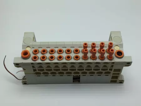  SMC VV5Q21-10 MANIFOLD VALVE PLUG-IN 10 STATION (EXCELLENT) 