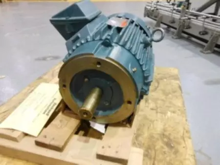 Reliance Electric P21G1101 Duty Master® AC Motor, 7.5HP Frame L213TC 