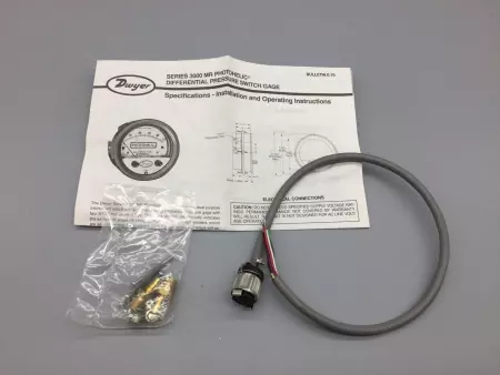 Dwyer 3000MR Photohelic® Pressure Gauge 0-30kPa 