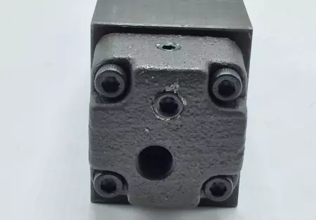 DAIKIN 41M7808 MG-03P-03-40 MODULAR STACKING TYPE REDUCING VALVE SER 03 