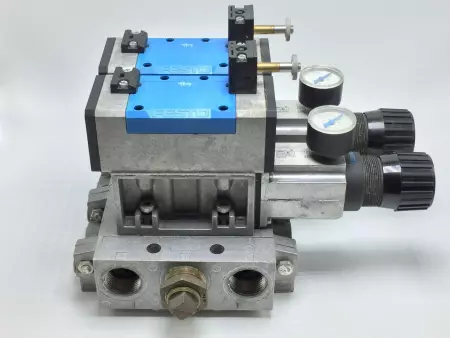 Festo MFH-5/2-D-3-C-LR-ZP-P-D-3 Solenoid 2-Valve Assy W/Manifold & Regulator 