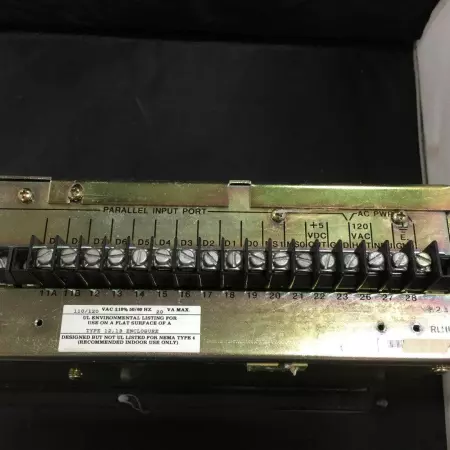 Allen-Bradley 2706-B11J16 SER. F Dataliner Operator Interface Digital Display 