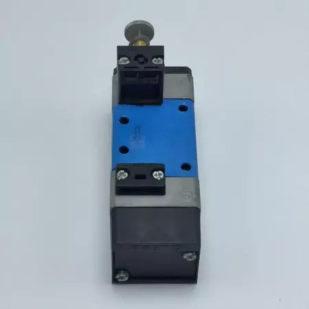   MFH-5/2-D-2-FR-C FESTO  SOLENOID VALVE 2300 L/MIN 3-10 BAR PN# 151709 