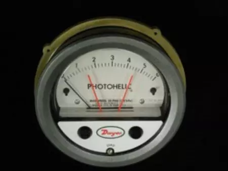 NEW Dwyer 168238-00 Photohelic Pressure Gauge 25 PSIG 0-6 KPA 