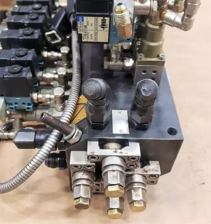 Nordson 8069436 Hot Melt Multi-Valve Glue Applicator Assy, EP45-17V 