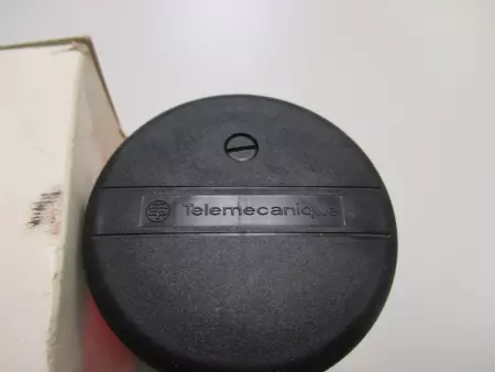 Telemecanique XVA-L351 Yellow Illuminating Beacon 